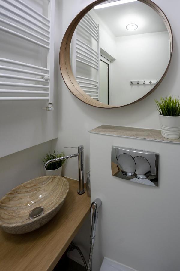 Metropole Apartments Studio City Boekarest Buitenkant foto