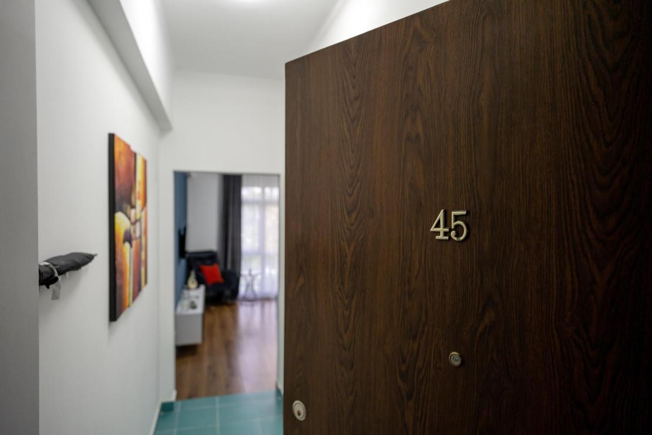 Metropole Apartments Studio City Boekarest Buitenkant foto